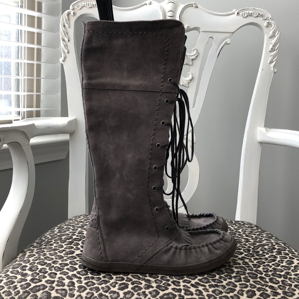Ugg moccasin boots in gray suede